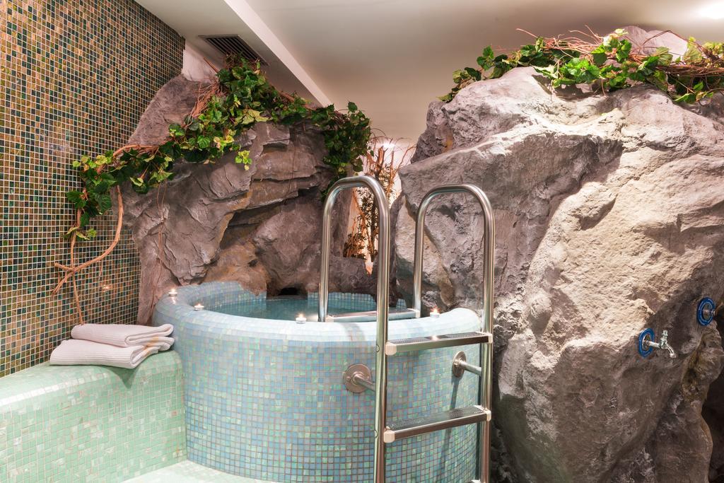 Hotel Klotz Сан-Леонардо-ин-Пассирия Экстерьер фото