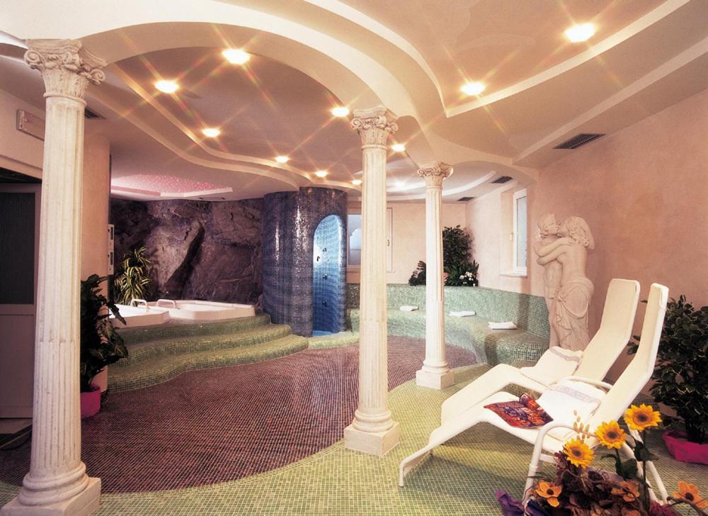 Hotel Klotz Сан-Леонардо-ин-Пассирия Экстерьер фото